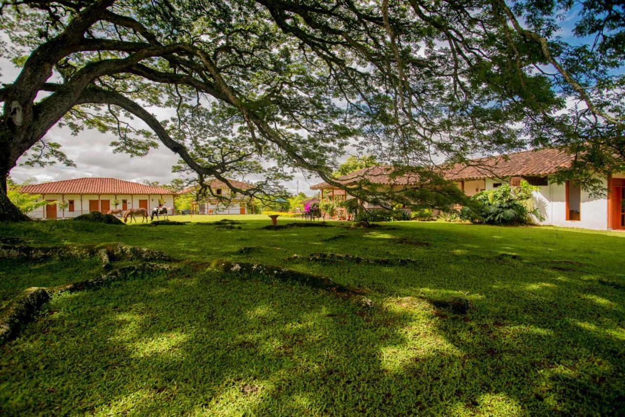 Hacienda El Saman Villa Quimbaya Exterior photo