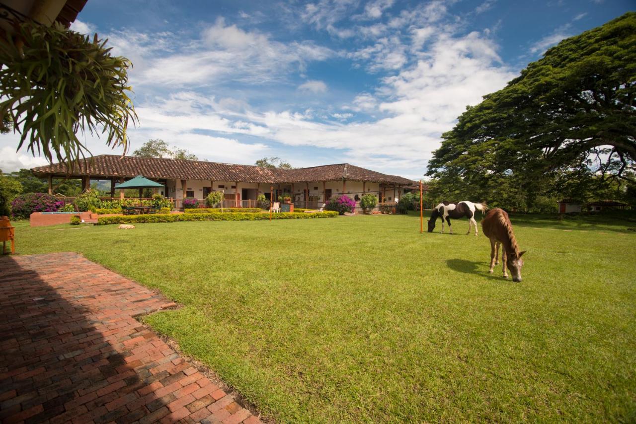Hacienda El Saman Villa Quimbaya Exterior photo
